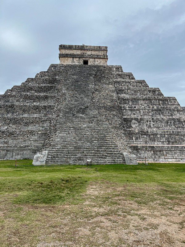 El Castillo, Chichen itzá，墨西哥——尤卡坦半岛上著名的金字塔形寺庙